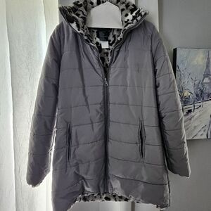 Gray and Black Puffer Jacket for Cozy Comfort